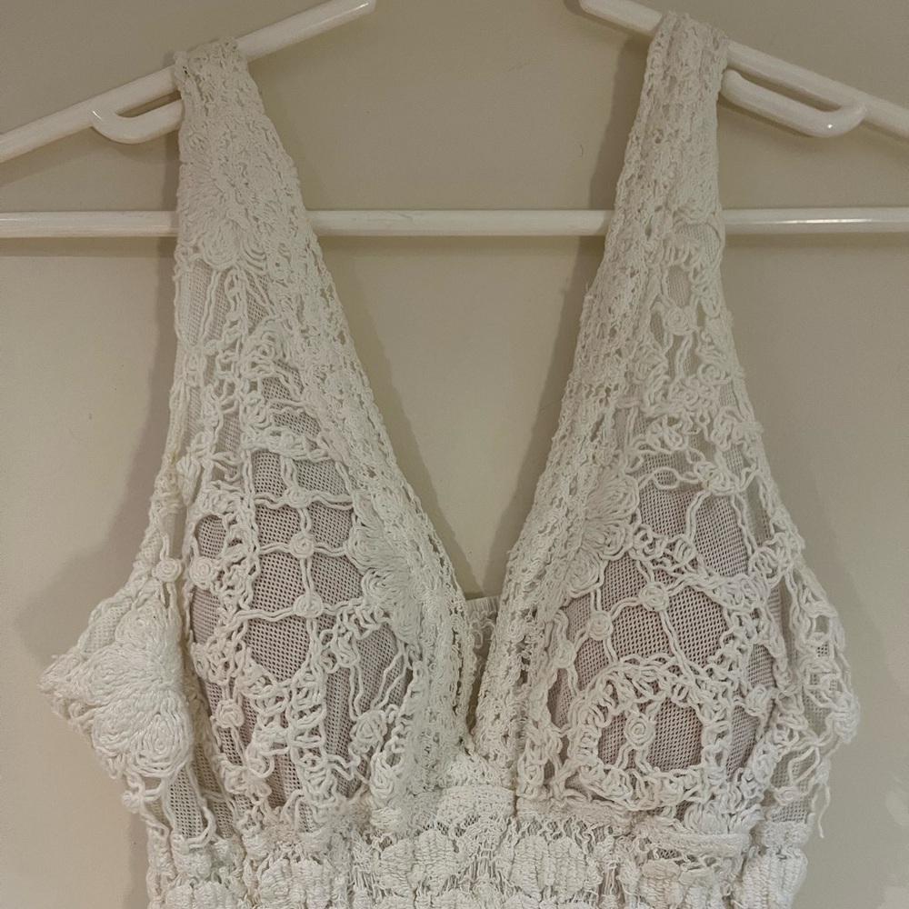 Temptation Positano Lace V Neck Floral Maxi Dress. - Picture 4 of 12